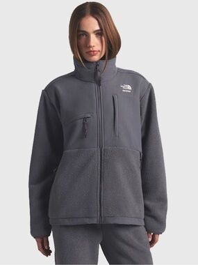 The North Face x SKIMS 1995 Denali Fleece Jacket   Gunmetal. Sz XS. New with tag